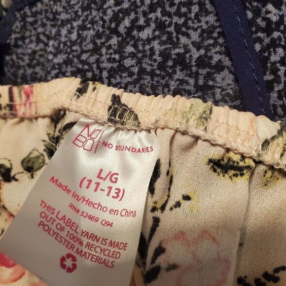 NWOT No Boundaries pink floral blouse sz large - Picture 4 of 6